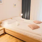 Ms Pro Kolo Brzegu Apartment *